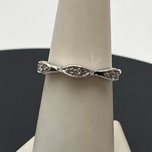 JS Sterling Silver Triple Stationed Wavy Diamond Accented
Band 925, 7.5, 2.1 gr
